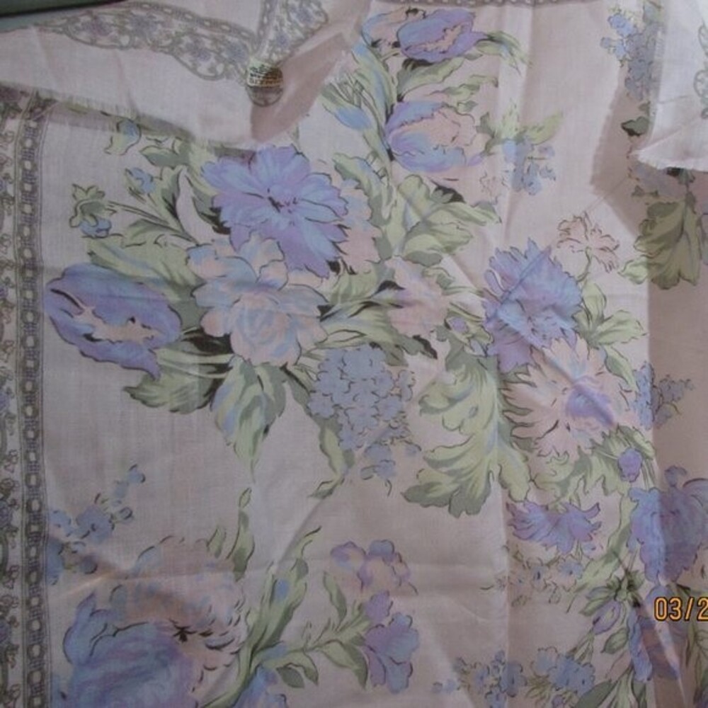 CHALLIS BY BERKSHIRE HEAD SCARF PINK PURPLE FLOWERS RAW HEM 30X30